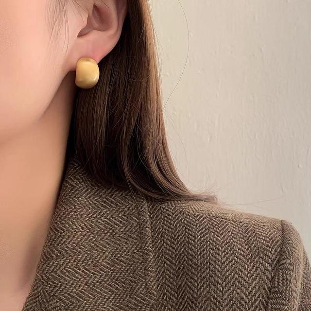 Matte Ear Stud Product Image