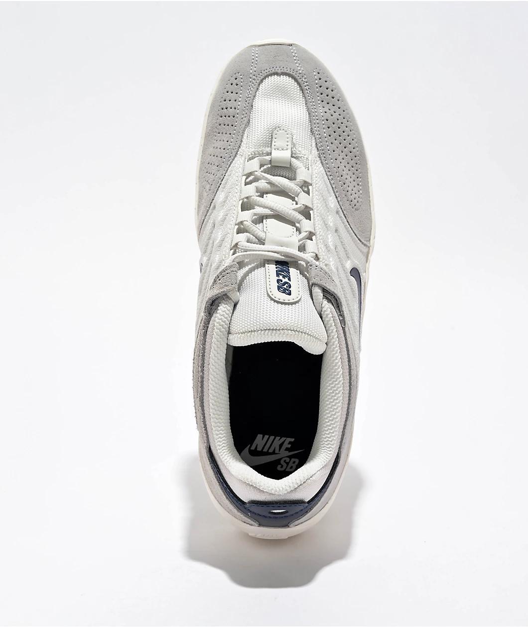 Nike SB Vertebrae Platinum Tint & Midnight Navy Skate Shoes Product Image