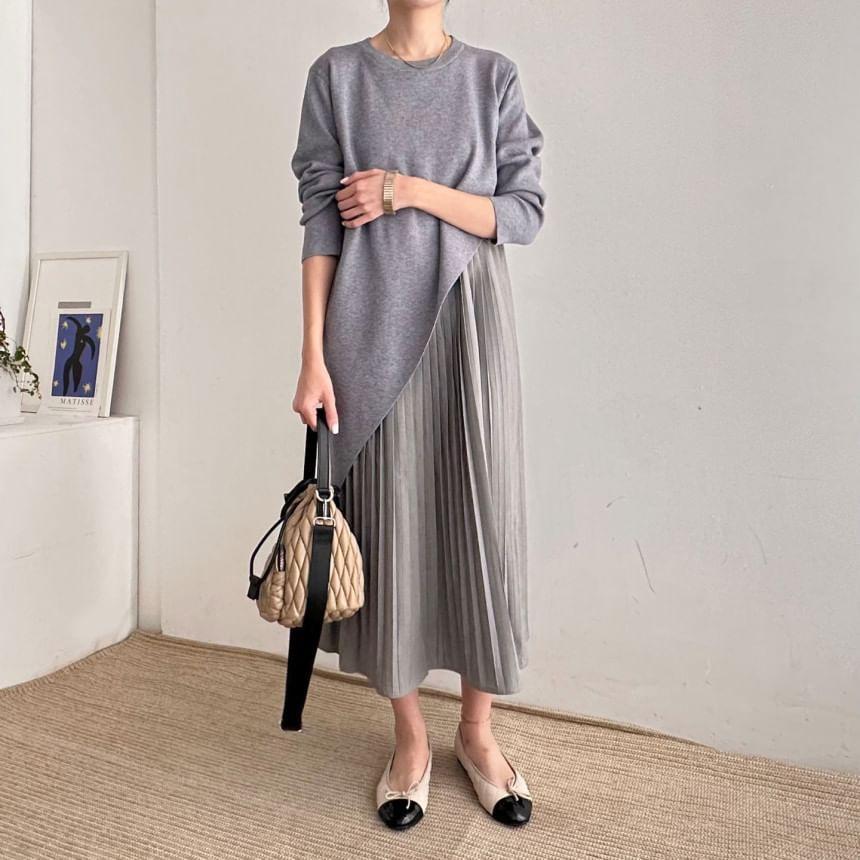 Set: Long-Sleeve Asymmetrical Plain Knit Top + Sleeveless Pleated Midi A-Line Dress Product Image