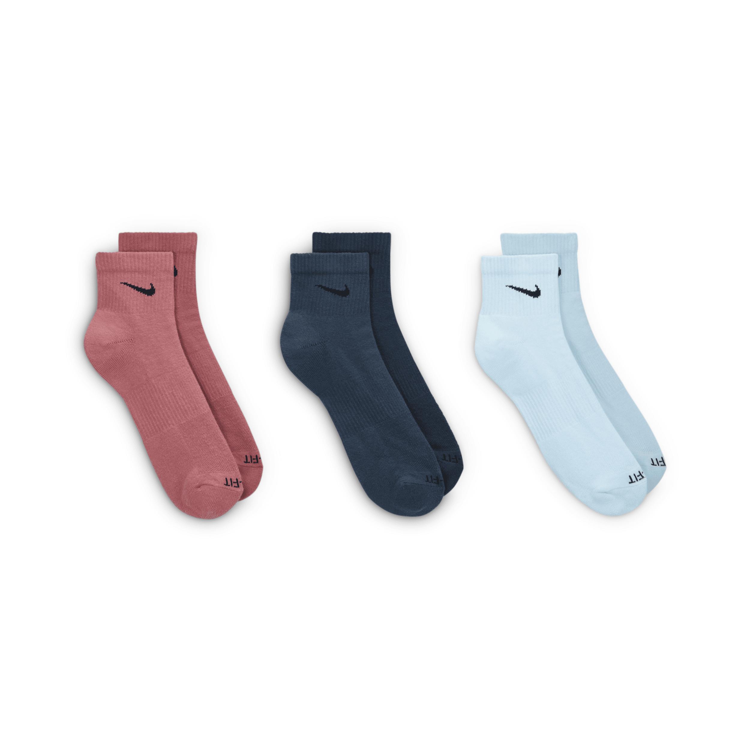 Nike Mens Everyday Plus Cushioned Training Ankle Socks (3 Pairs) Product Image