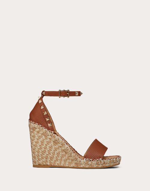 ROCKSTUD DOUBLE WEDGE SANDAL IN GRAINY CALFSKIN 105MM Product Image