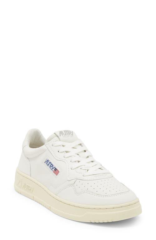 AUTRY Medalist Low Sneaker Product Image