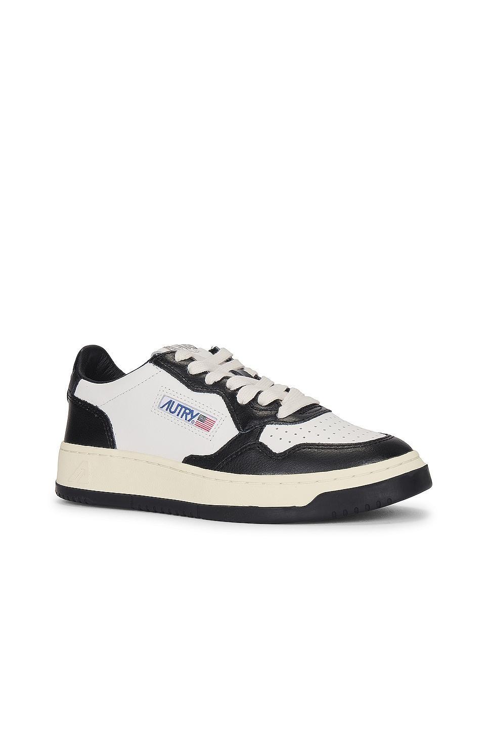 Autry Medalist Low Sneaker in Black Product Image