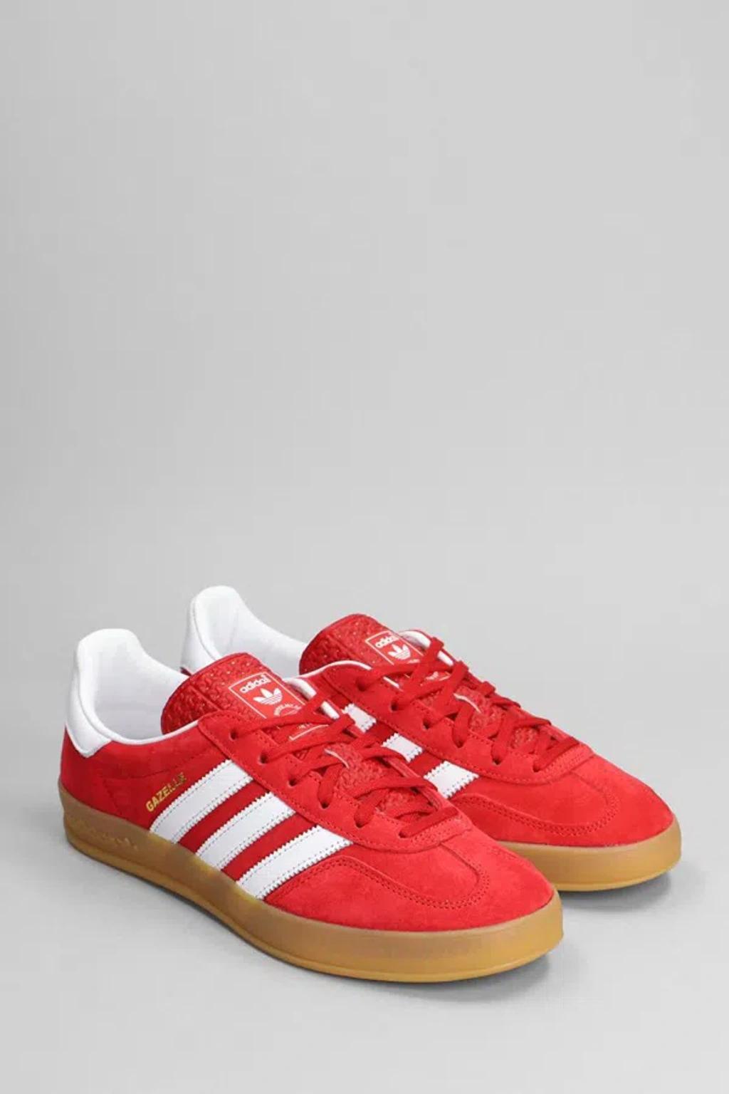 Gazelle Indoor Low In Red Product Image