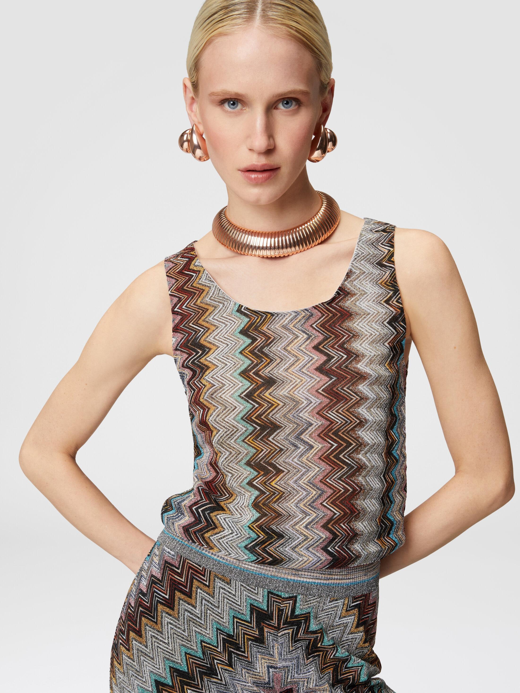 Sleeveless top with lamé slub zigzag motif Product Image