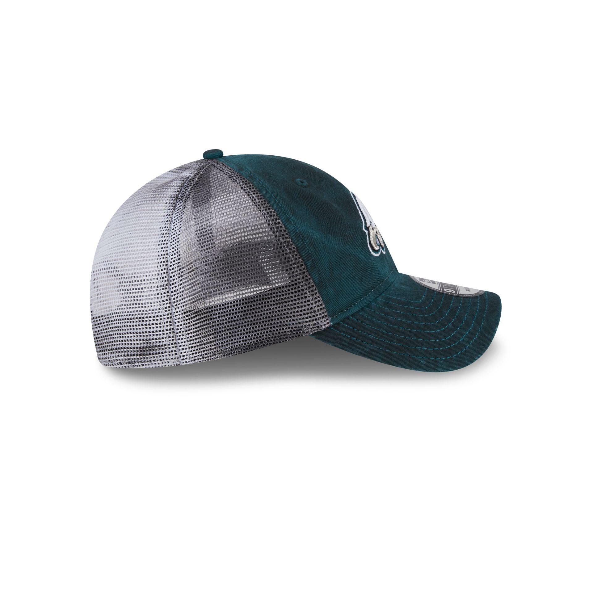 Philadelphia Eagles Slick 9TWENTY Trucker Hat Male Product Image