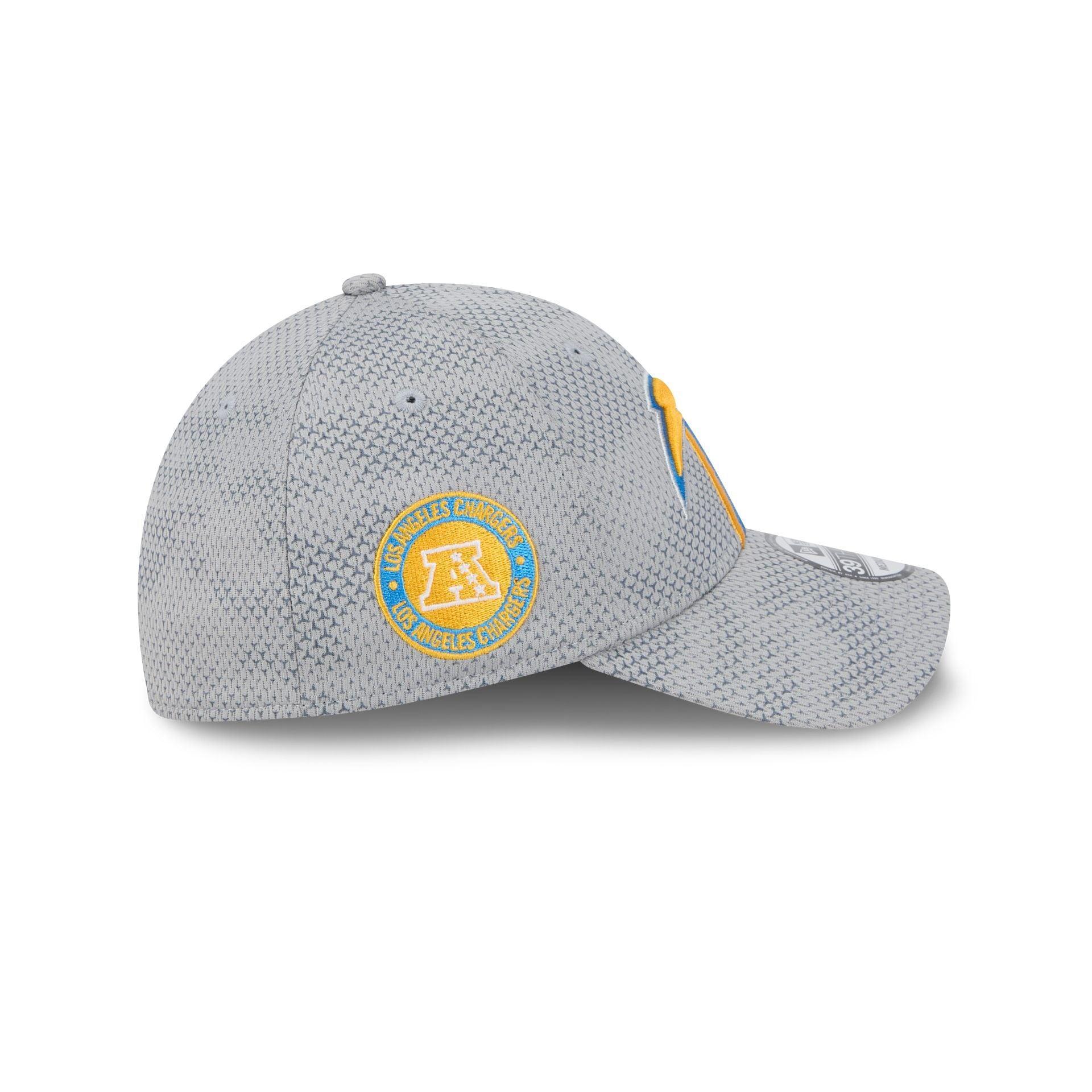 Los Angeles Chargers 2024 Sideline Gray 39THIRTY Stretch Fit Hat Male Product Image