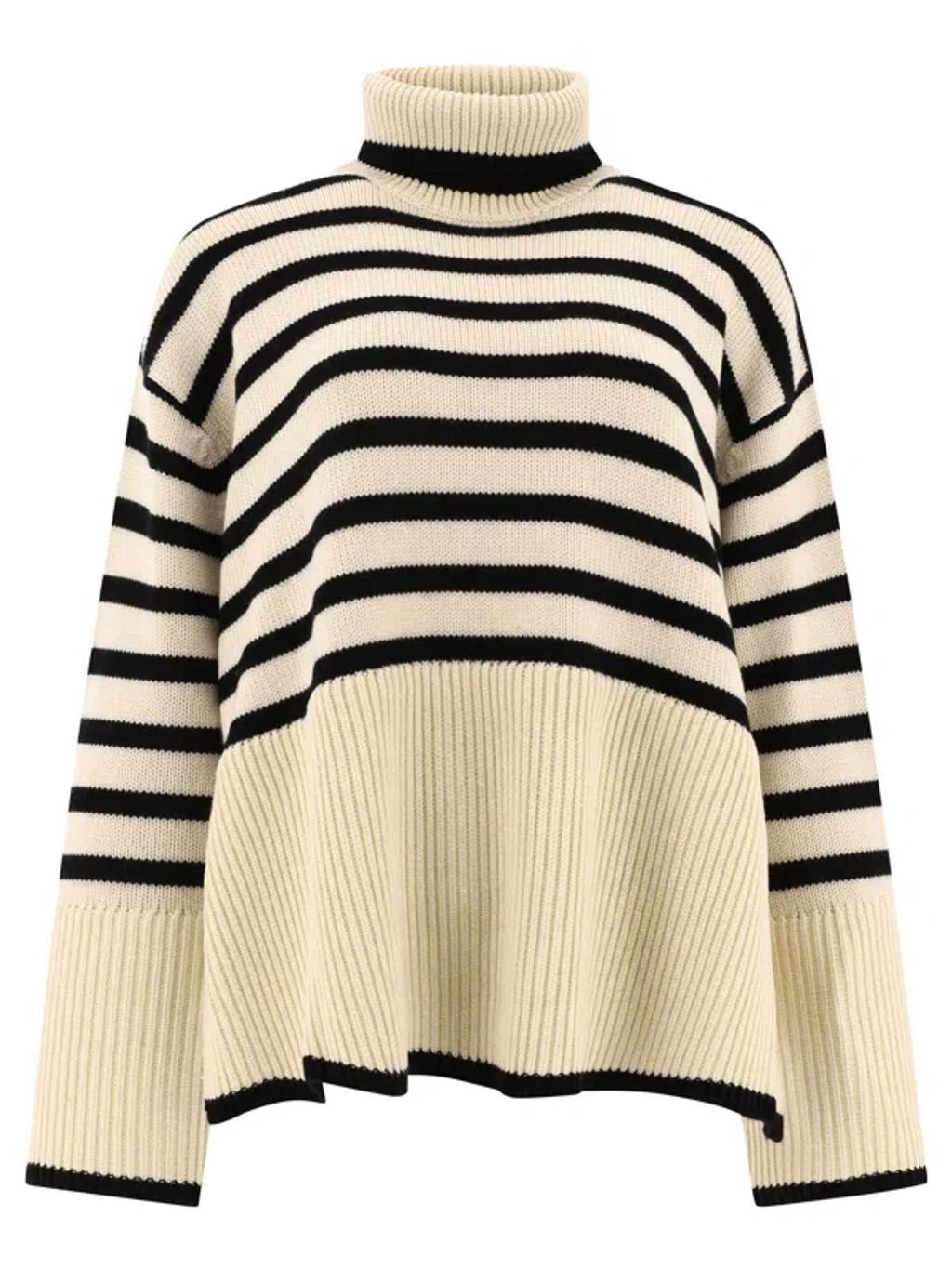 Signature Stripe Knitwear In White Product Image