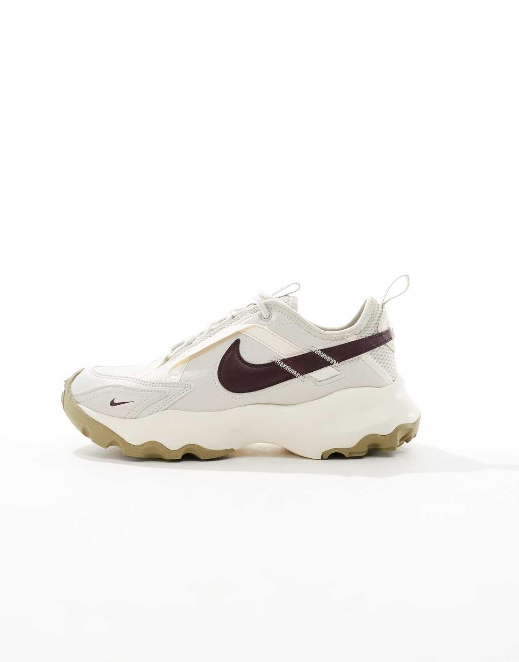 Nike TC 7900 sneakers in beige and black Product Image