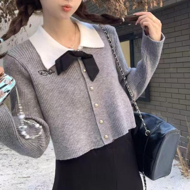 Collared Two Tone Button-Up Crop Cardigan Product Image