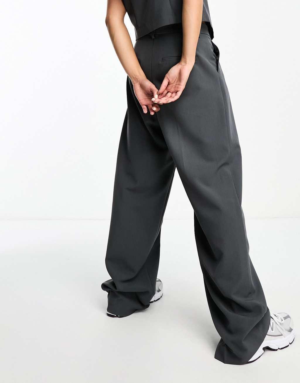 Vero Moda tailored wide leg dad pants Product Image