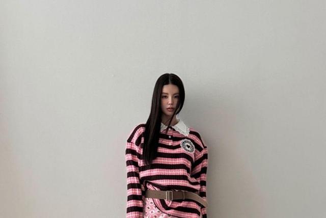 Long-Sleeve Lace Striped Loose-Fit Knit Top Product Image