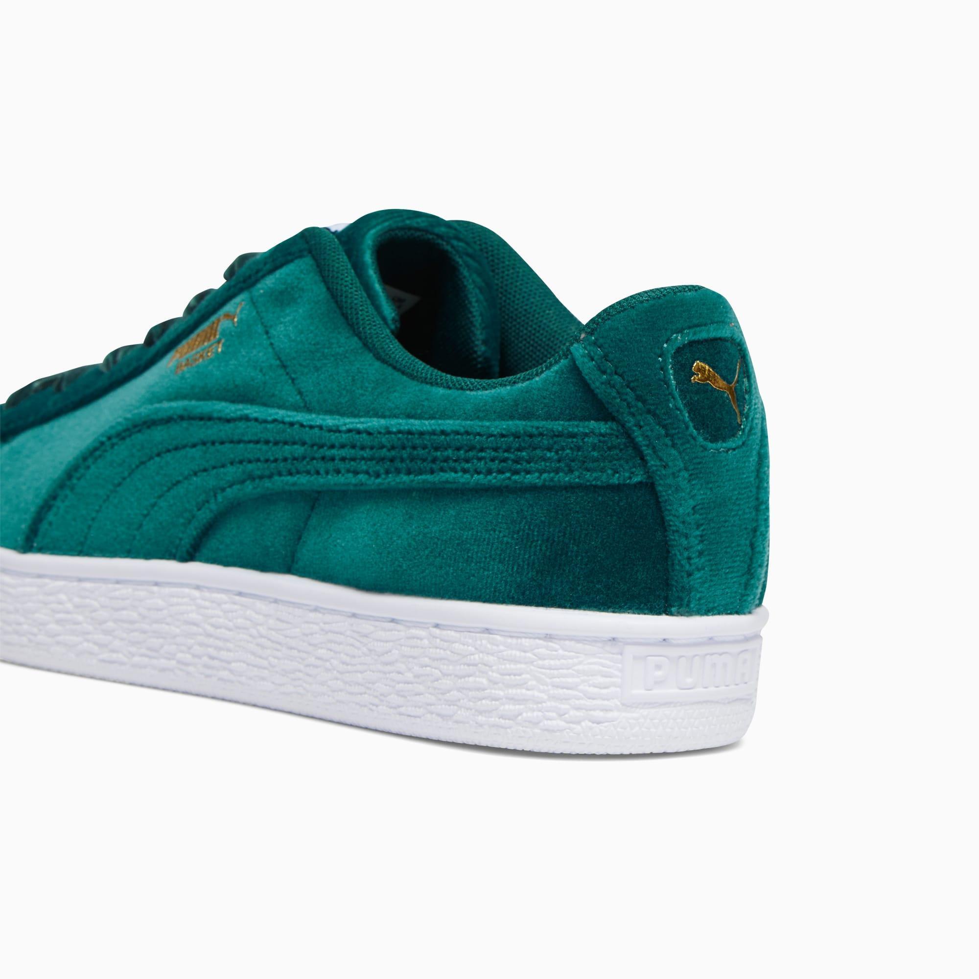 Basket Classic Velvet Women's Sneakers Product Image