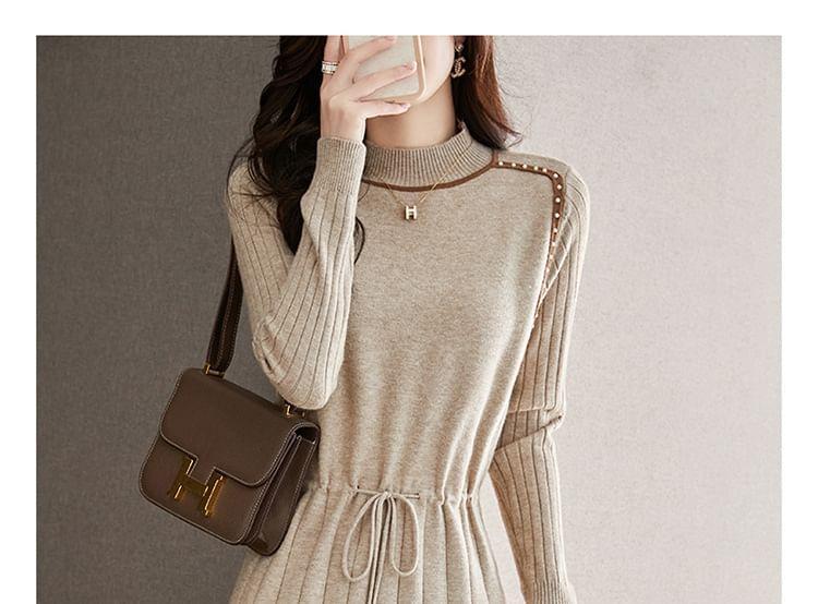 Long-Sleeve Contrast Trim Knit A-Line Pleated Dress Product Image