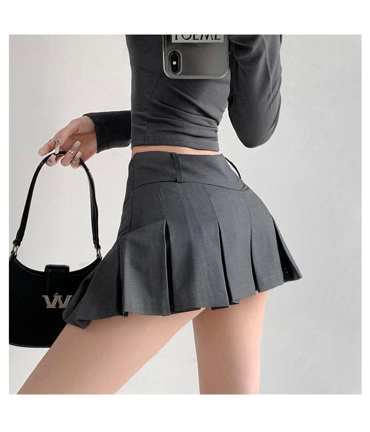 Low-Waist V-Shape Pleated Mini Skirt in 6 Colors Product Image