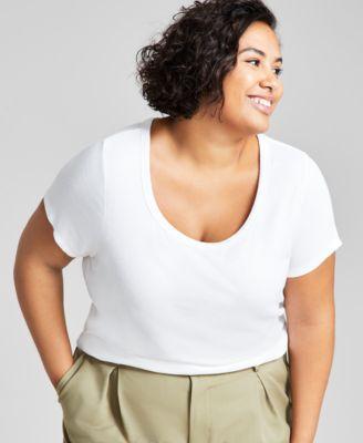 Trendy Plus Size Scoop-Neck Short-Sleeve Top Product Image