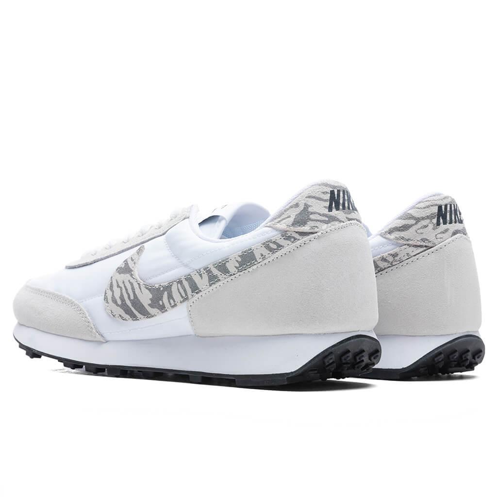 Women's Daybreak SE - White/Summit White Female Product Image