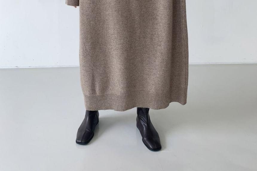 Long-Sleeve Turtleneck Plain Knit Dress Product Image