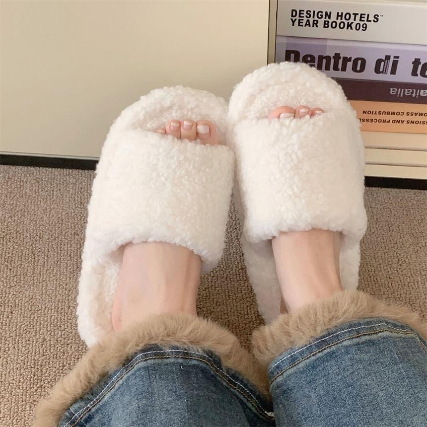 Patterned Fluffy Home Slippers Product Image