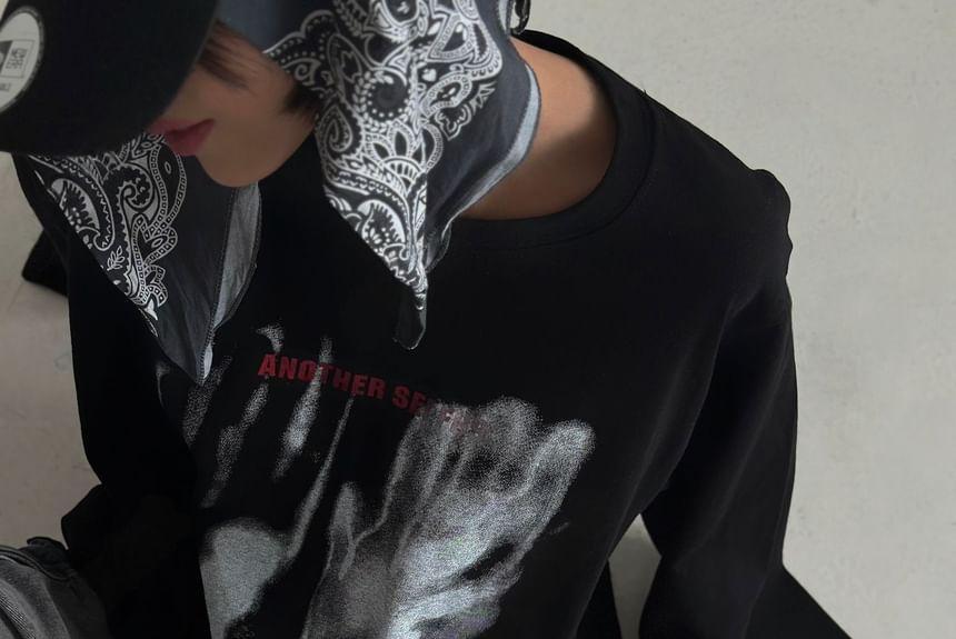 Long-Sleeve Print Loose-Fit Tee Product Image