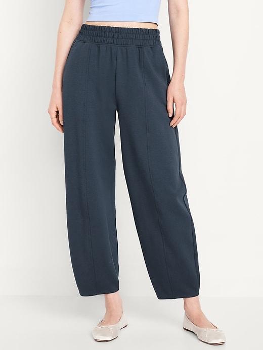 High-Waisted Dynamic Fleece Barrel-Leg Pants Product Image