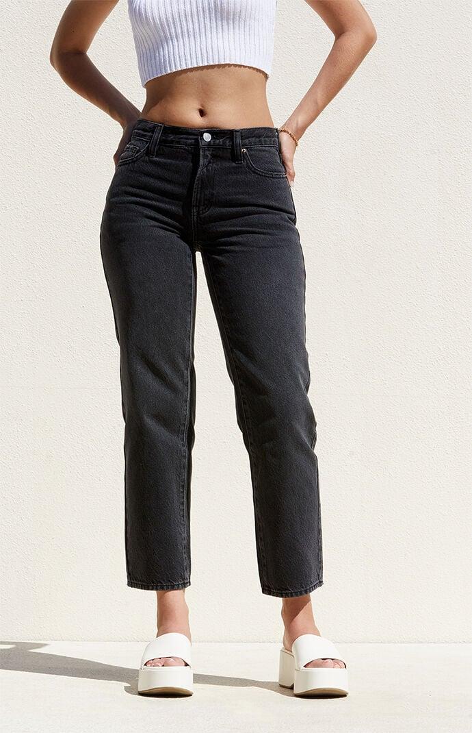 Women's '90s Straight Leg Jeans - Product Image