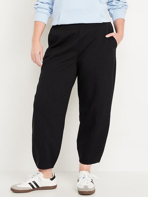 High-Waisted Dynamic Fleece Barrel-Leg Pants Product Image