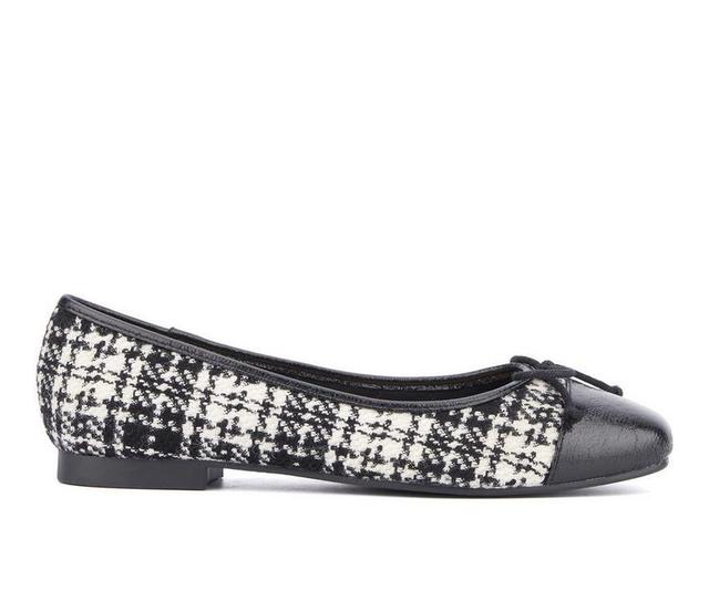 Women's New York and Company Patricia Flats Product Image