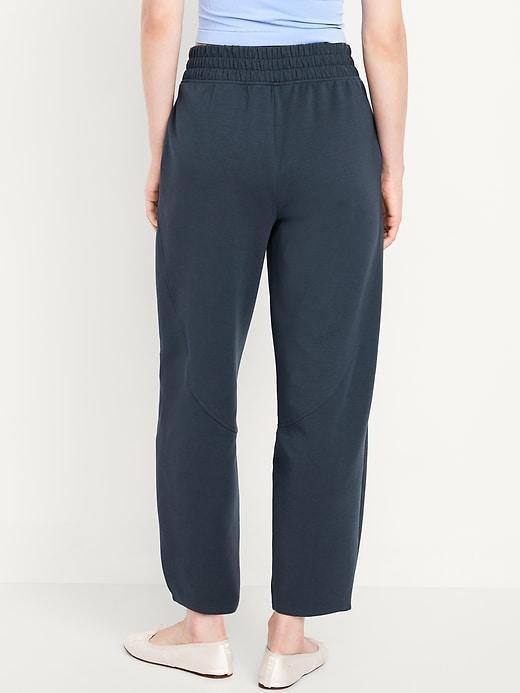 High-Waisted Dynamic Fleece Barrel-Leg Pants Product Image