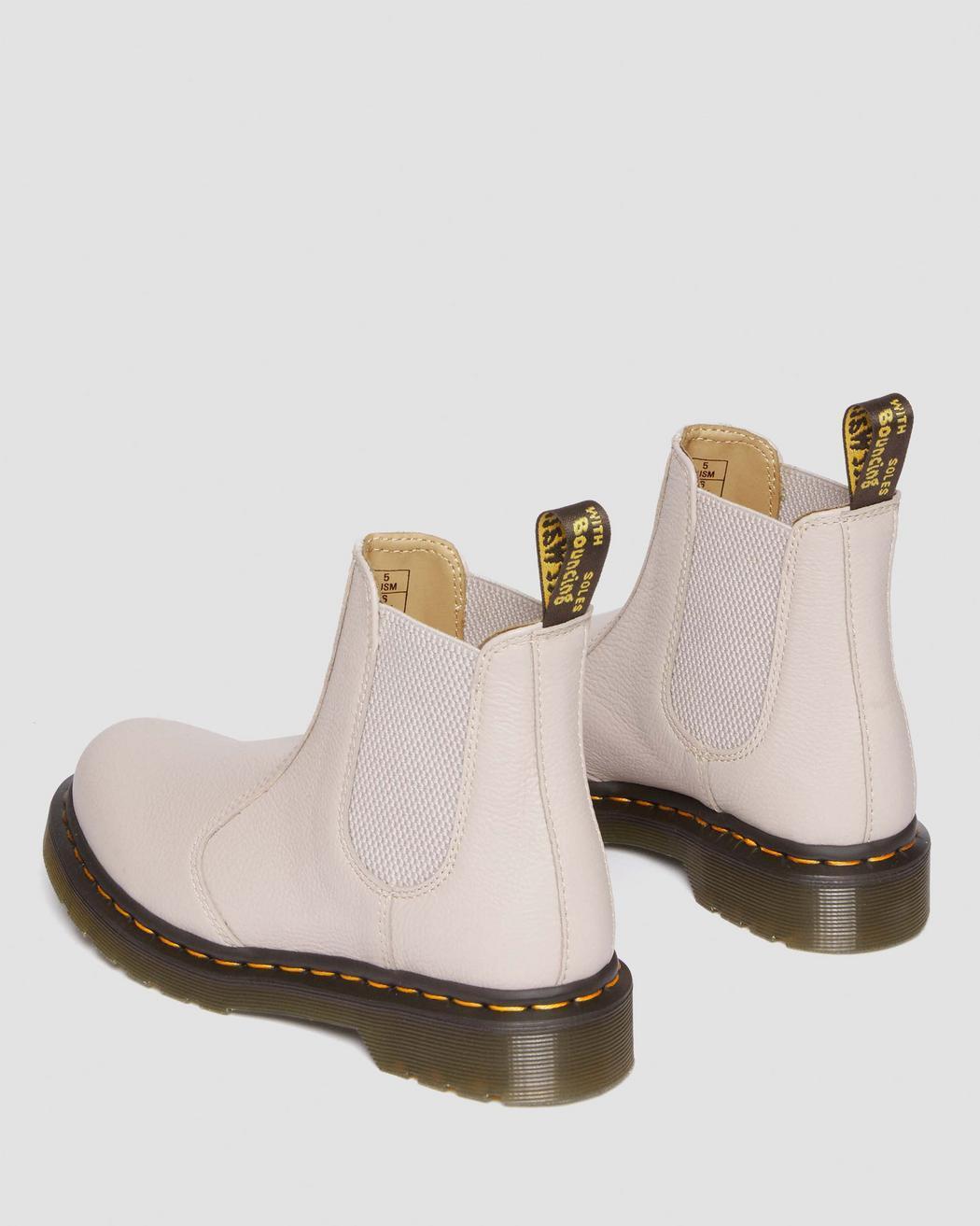 2976 Women's Leather Chelsea Boots Product Image