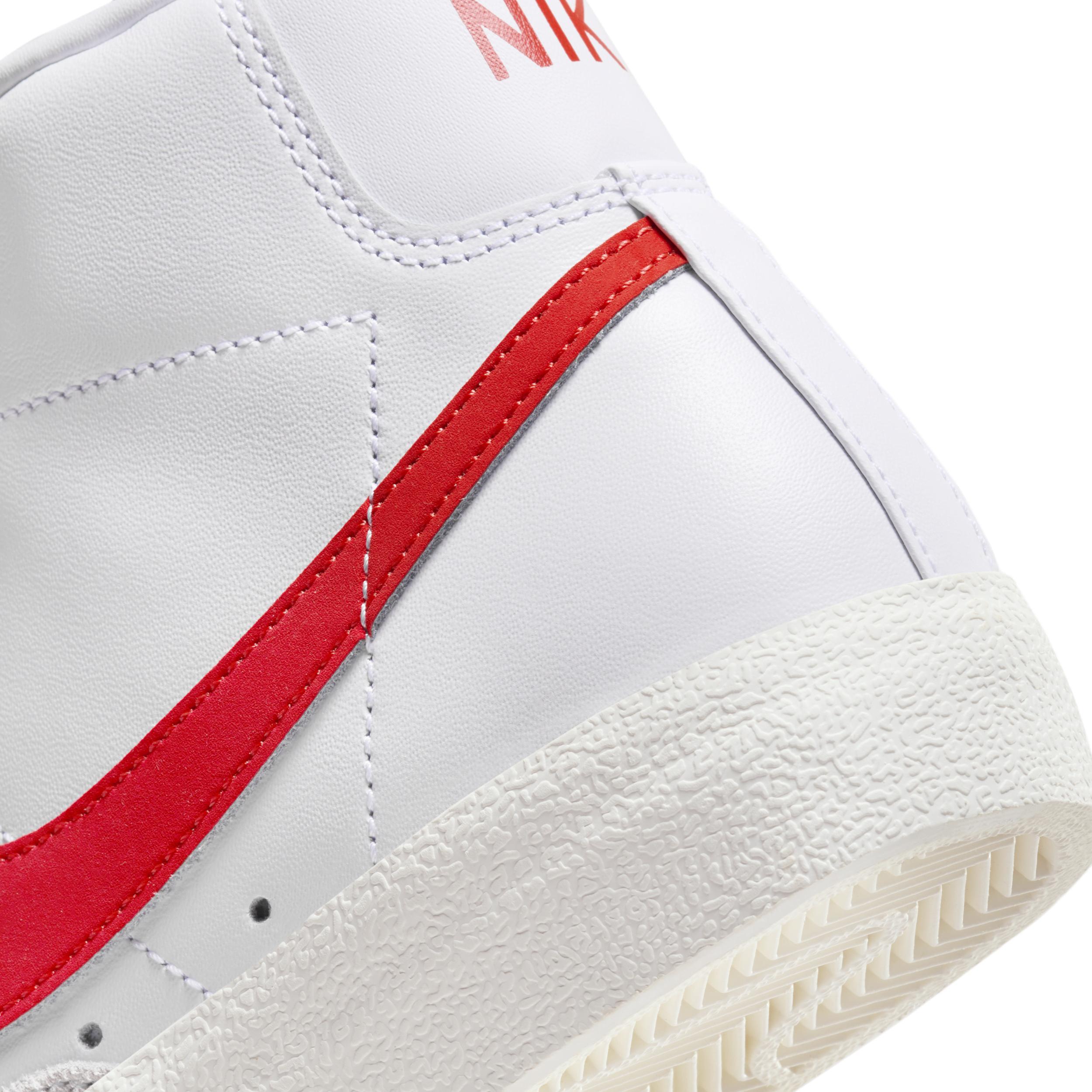 Nike Women's Blazer Mid '77 Shoes Product Image