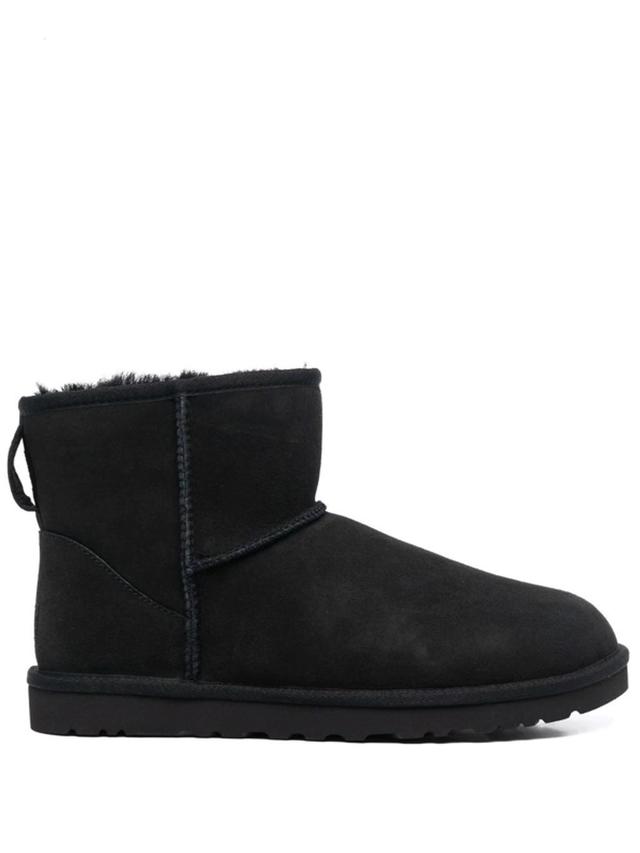 UGG Mens Ankle Boot Classic Ii Mini Black Model Product Image