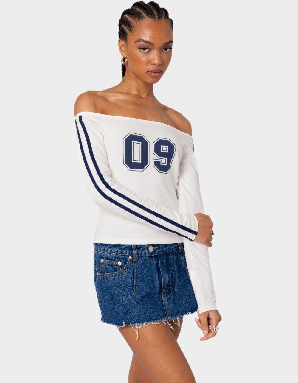 EDIKTED 90's Off Shoulder Long Sleeve Tee Product Image