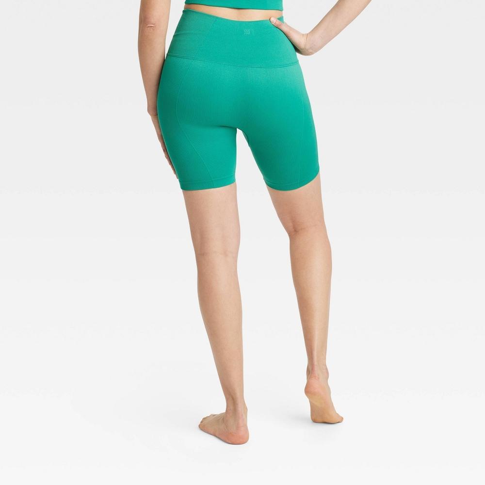 Womens Seamless High-Rise Rib Bike Shorts 6 - All In Motion M Product Image