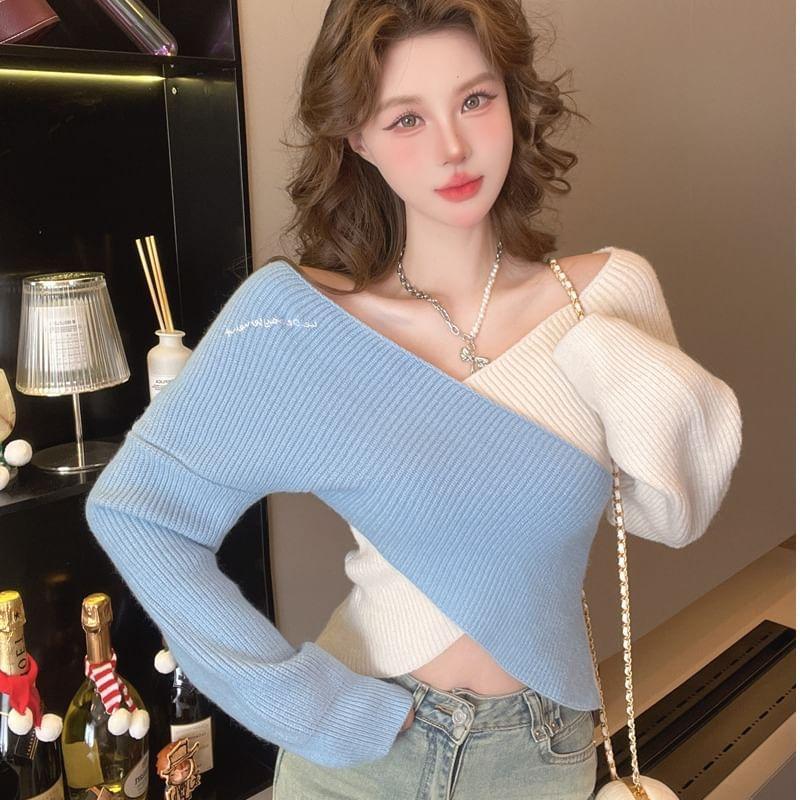 Long-Sleeve V-Neck Two Tone Knit Top Product Image