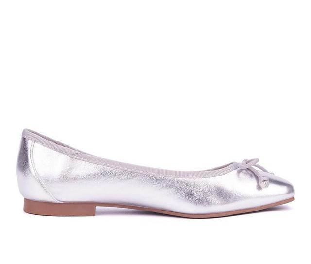 Women's New York and Company Paulina Flats Product Image