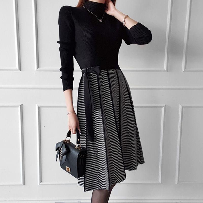 Long-Sleeve Turtleneck Two Tone Pleated A-Line Knit Dress Product Image