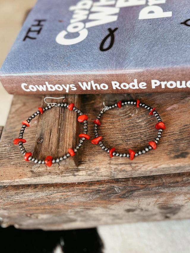 Handmade Red Chip Stone Hoop Earrings Product Image