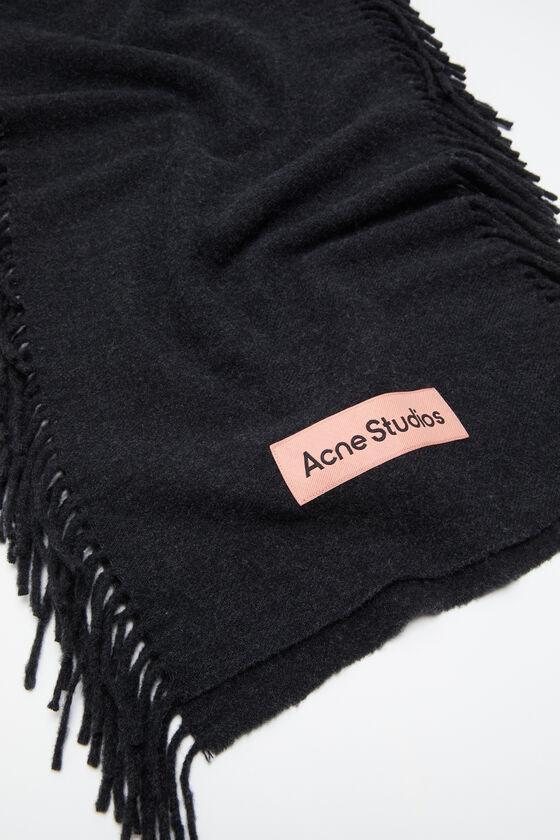 Fringe wool scarf Product Image