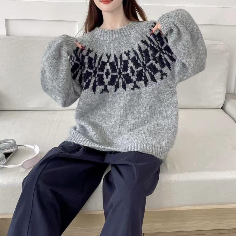 Crew Neck Patterned Sweater Product Image