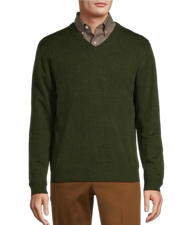 Roundtree & Yorke Long Sleeve Solid V-Neck Pullover Sweater Product Image