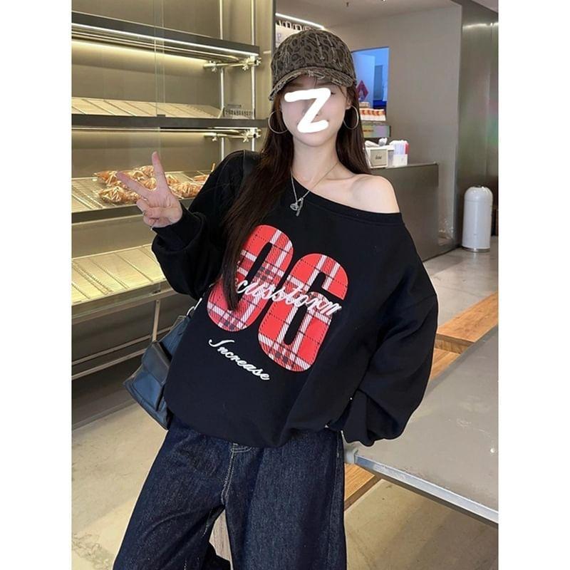 One Shoulder Numbering Lettering Print Pullover Product Image