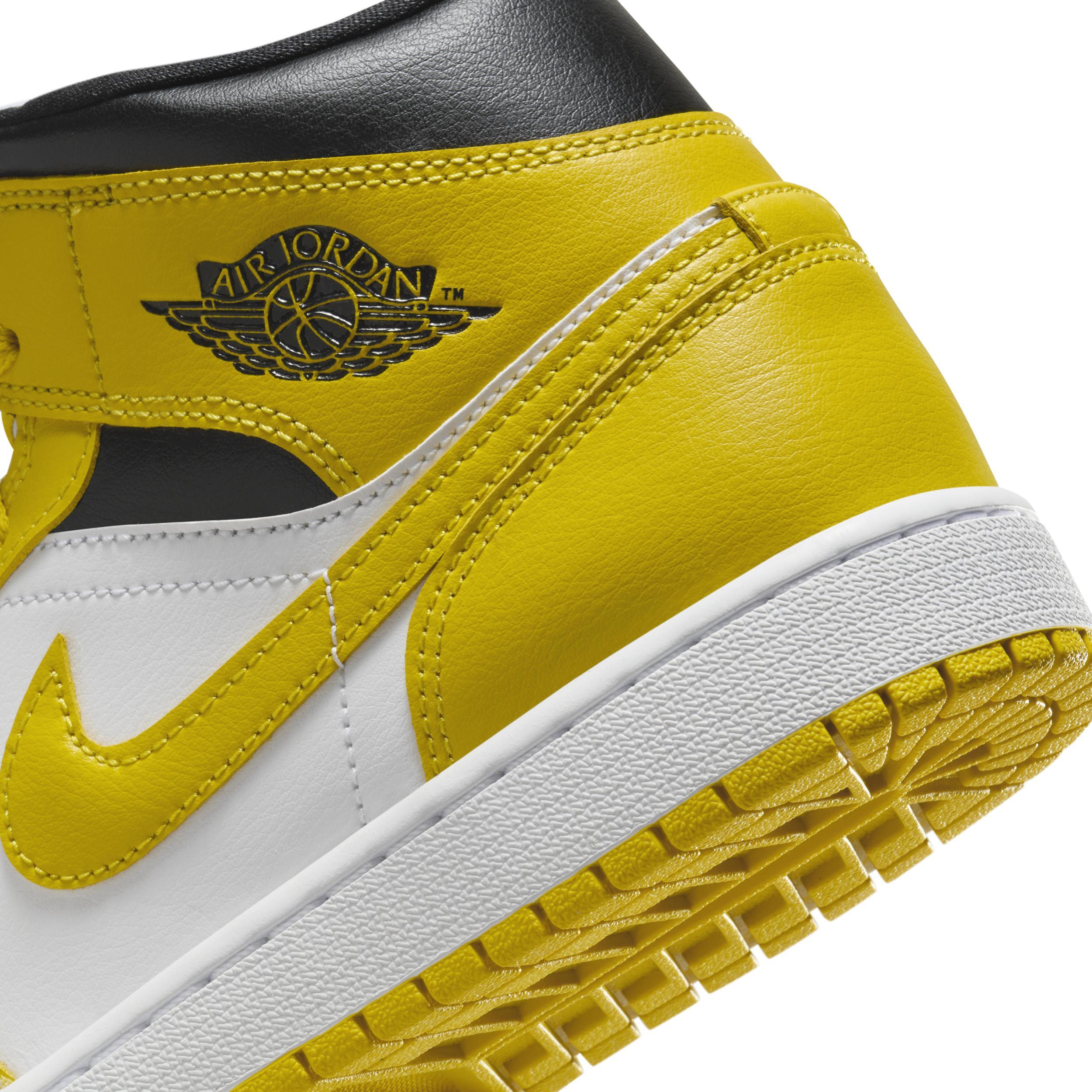 Women's Air Jordan 1 Mid Shoes Product Image