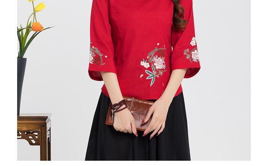 3/4-Sleeve Floral Embroidered Cheongsam Top Product Image