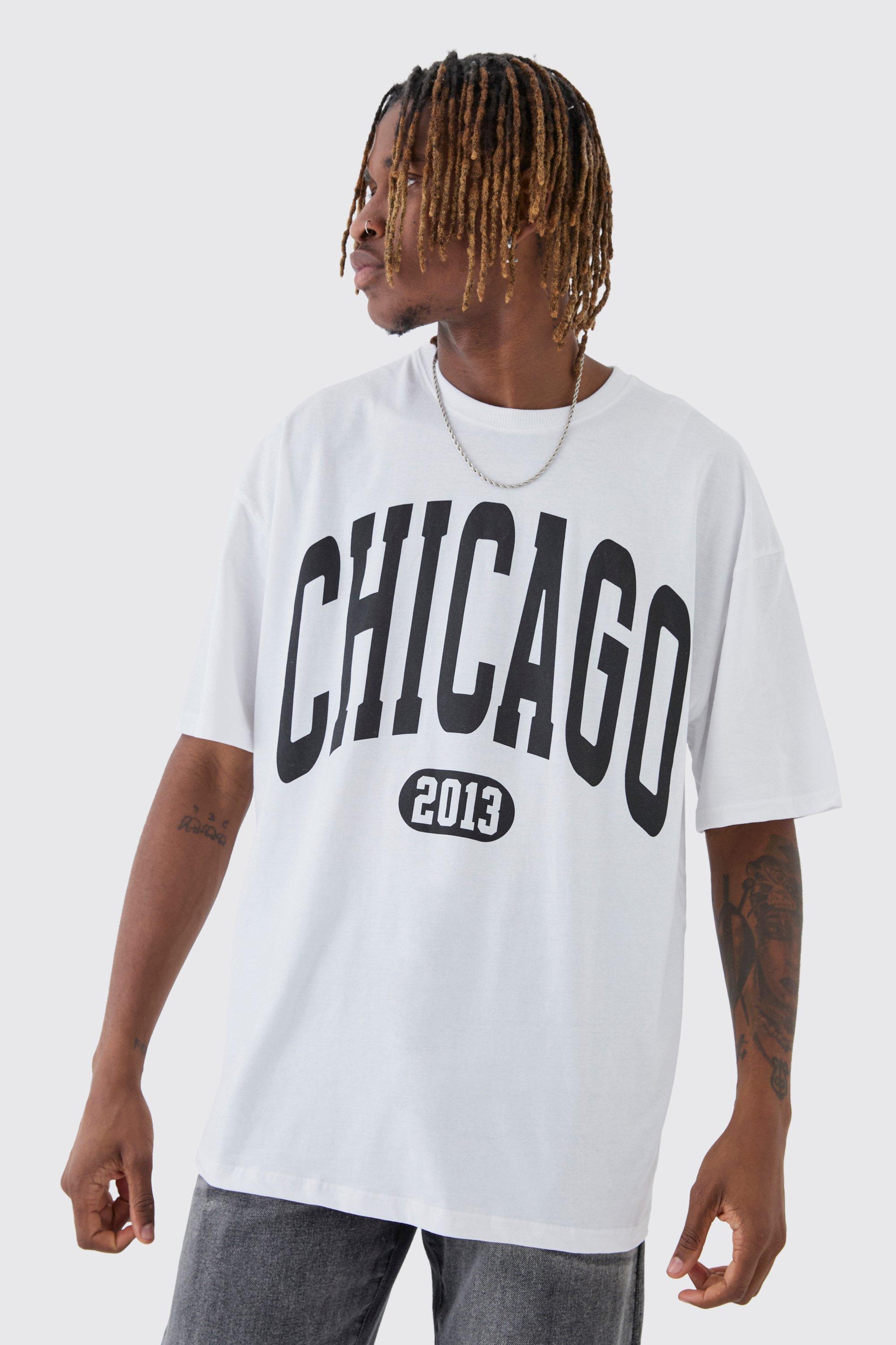 Mens White Tall Oversized Chicago Varsity Graphic T-Shirt, White Product Image