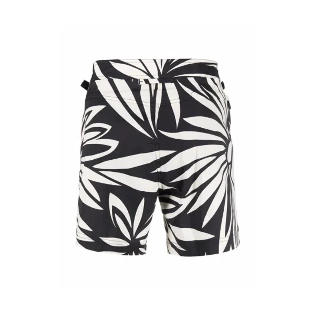 Printed Swim Shorts In 黑色的 Product Image