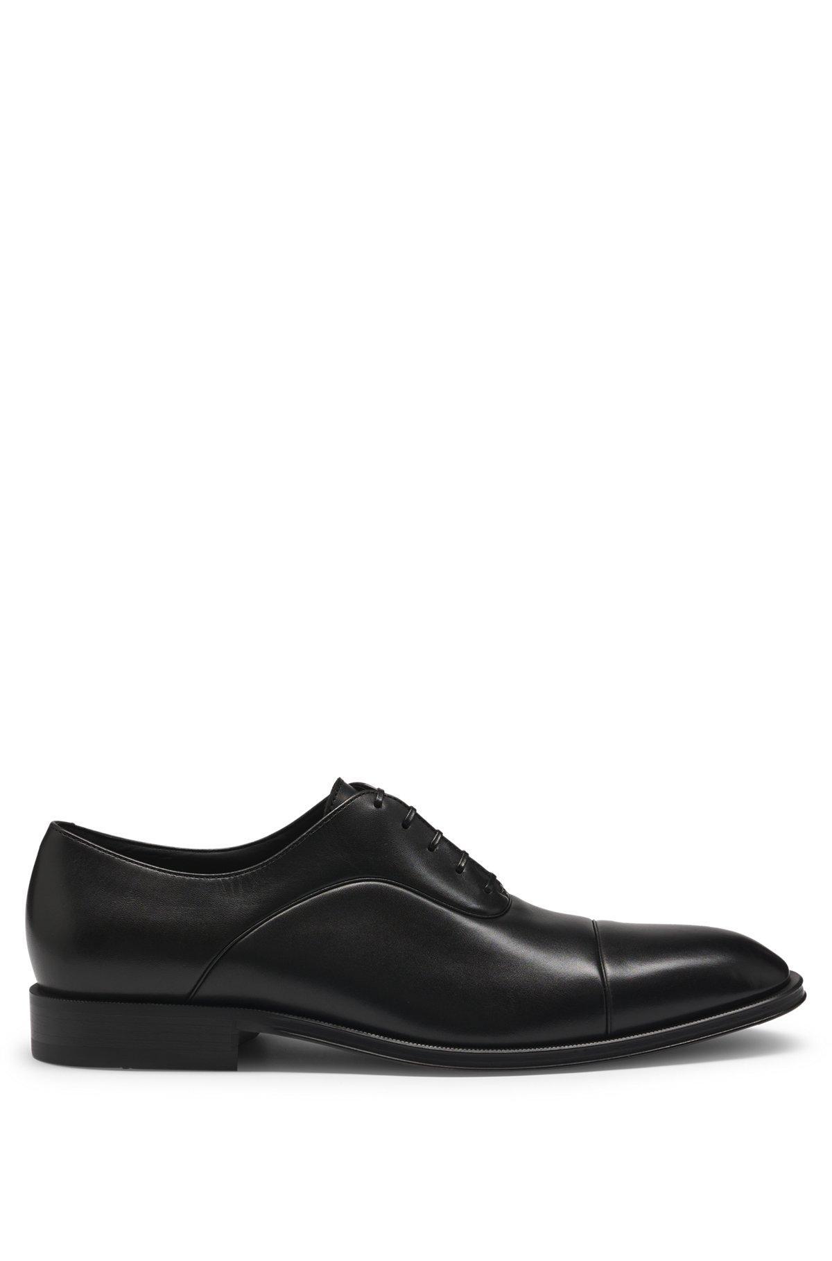 Captoe Oxford shoes in smooth leather Product Image