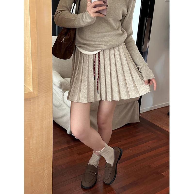 High Rise Plain Mini Pleated Skirt product image