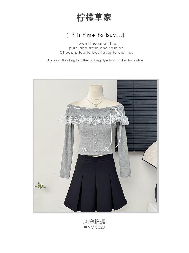 Lace-Panel Off-Shoulder Crop T-Shirt Product Image