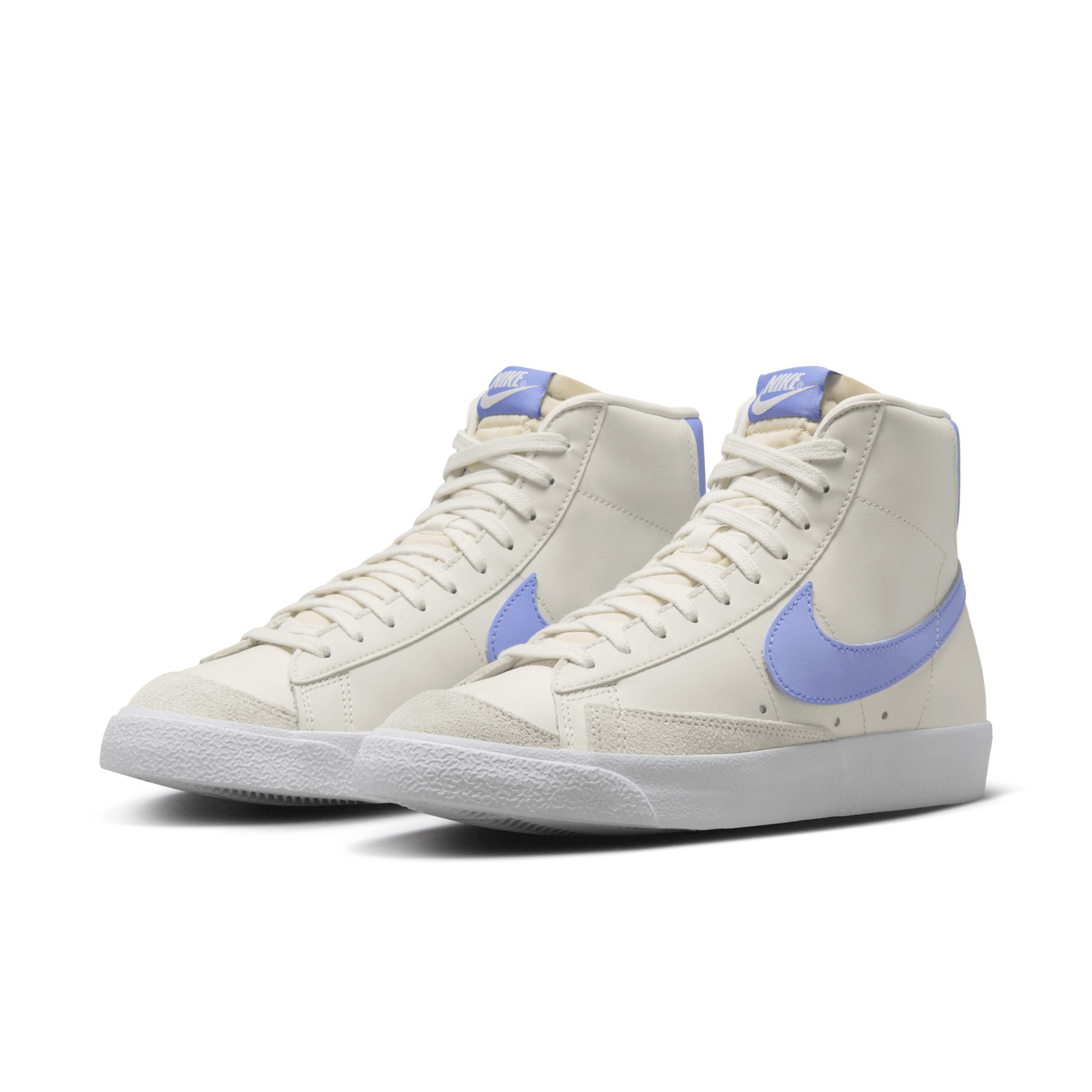 Nike Womens Blazer Mid 77 Shoes Product Image